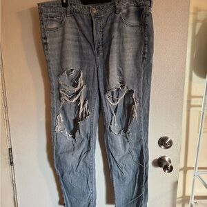 American Eagle Outfitters Women's Light Blue Distressed Boyfriend Jeans
